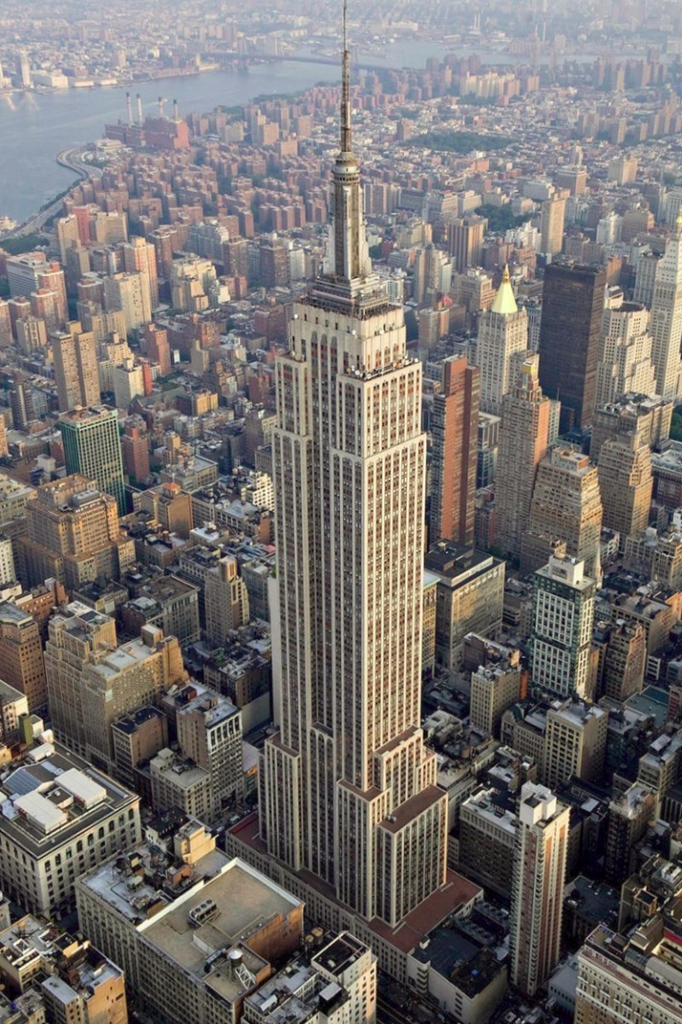Empire State Building symbol Nowego Jorku Rose Net